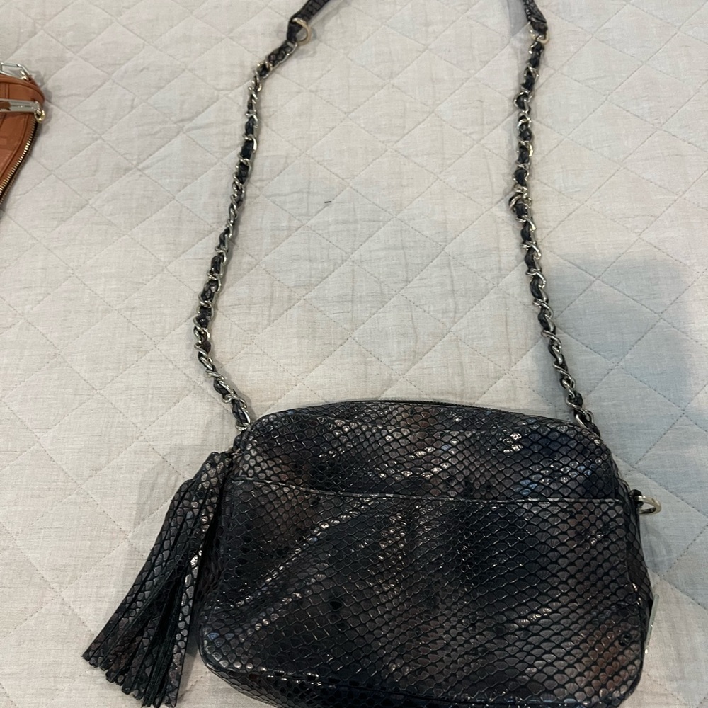 Kelly Wynne purse